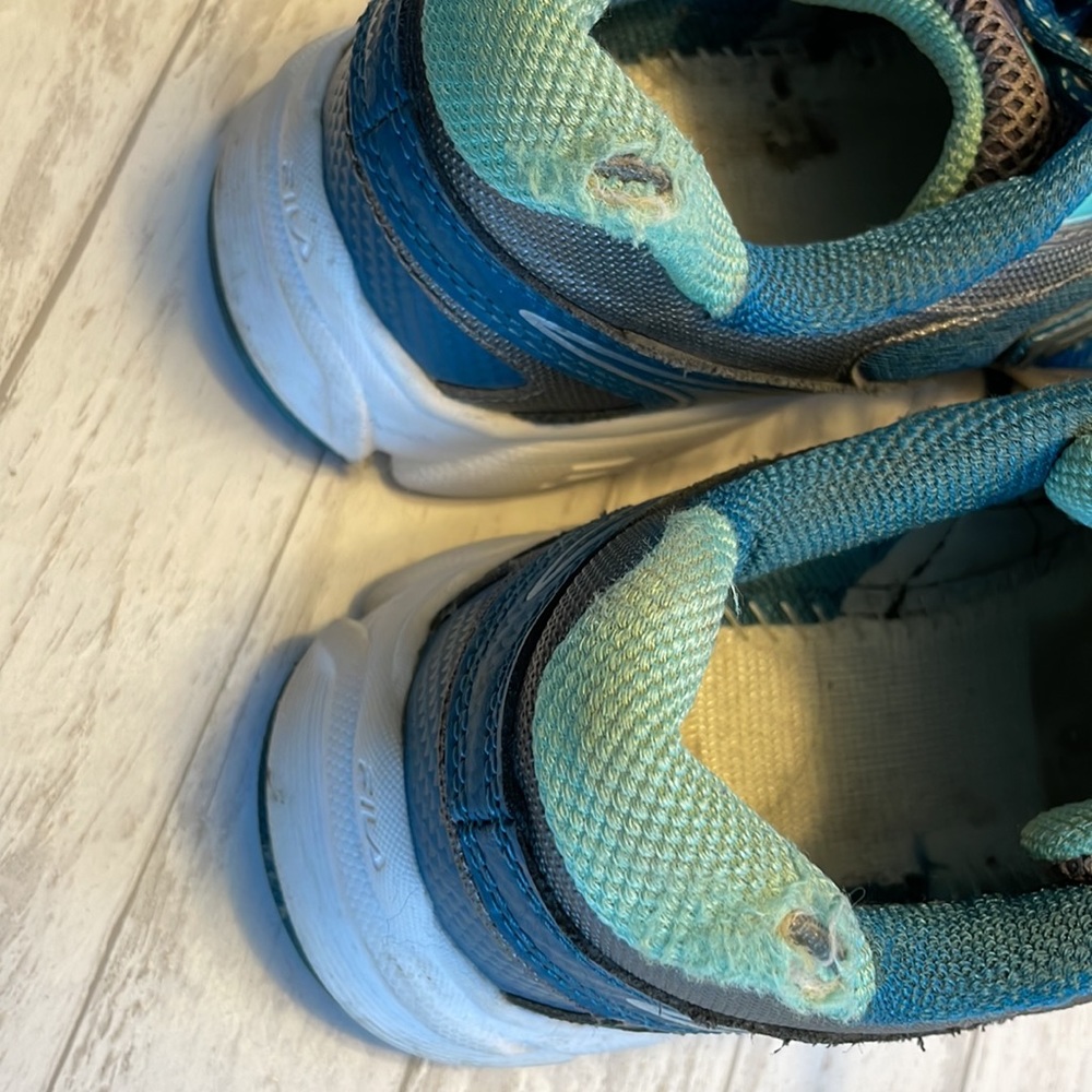 FILA RUNNING SHOES, Size 9 - Picture 10 of 10